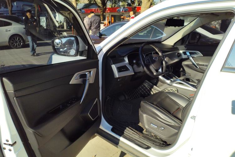 Used Geely Auto Emgrand X7 Sport 2018 1.8TD Automatic Two-Wheel Drive Smart Connect 4G Internet Edition
