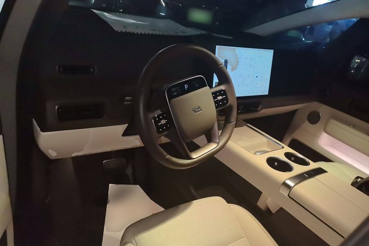 Used Li Auto MEGA 2024 Ultra Model
