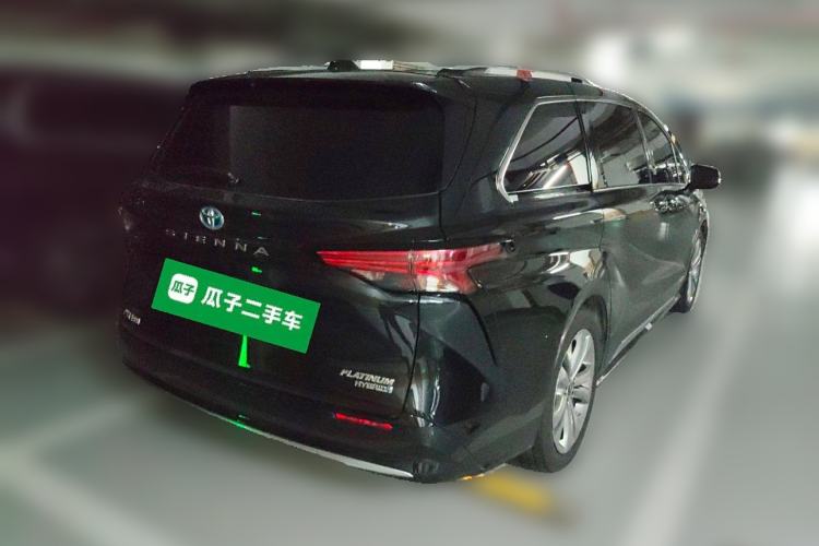 Used Toyota Sienna 2023 2.5L Hybrid Platinum Edition
