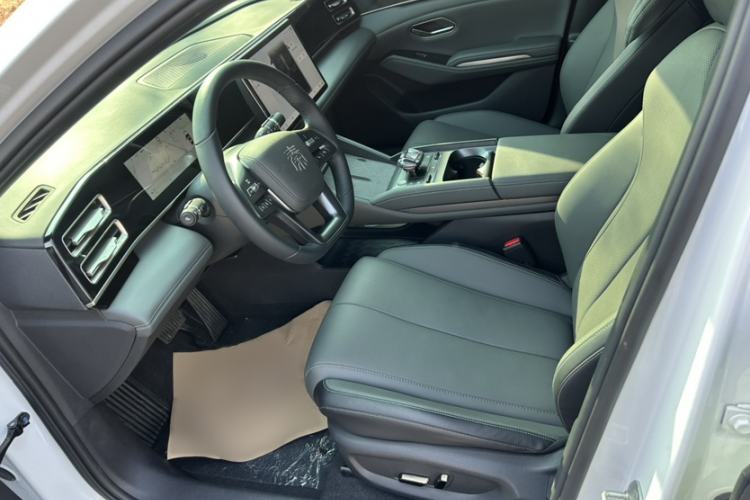 Used BYD Qin L 2025 DM-i Smart Drive 120KM Superior Model
