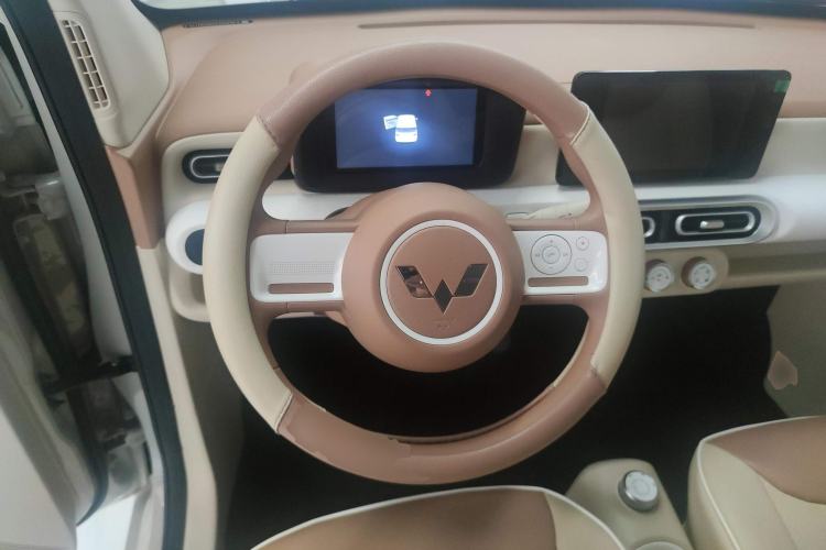 Used Wuling Hongguang MINIEV 2024 3rd Generation 215km Advanced Version
