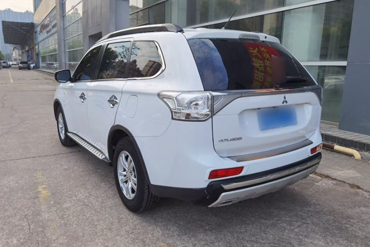 Used Mitsubishi Outlander 2014 2.0L Two-Wheel Drive Sport Value Edition 5 Seats
