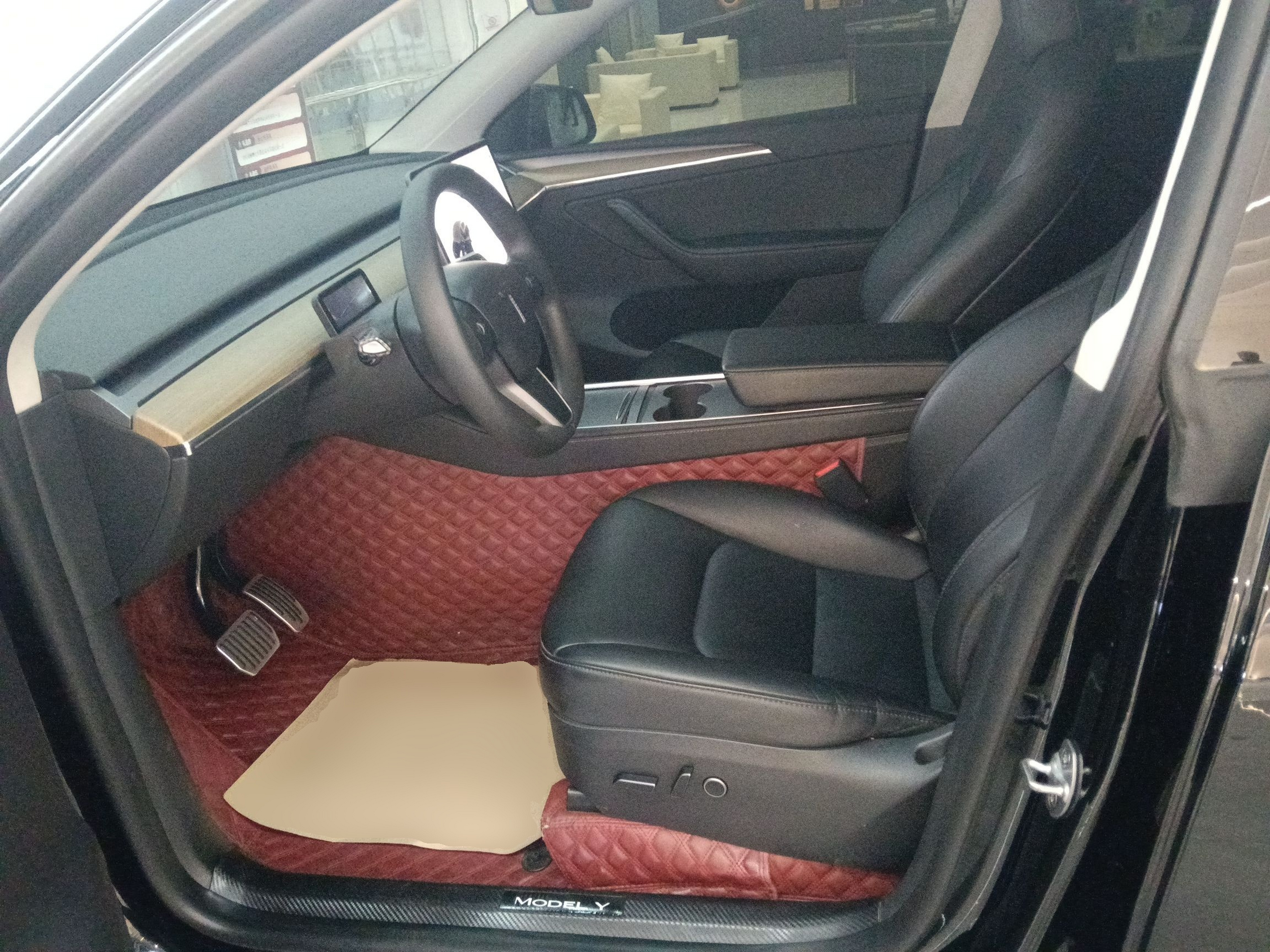 المقاعد الأمامية داخل السيارة