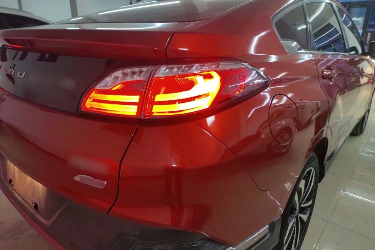 Used Venucia T90 2017 2.0L CVT Smart Edition
