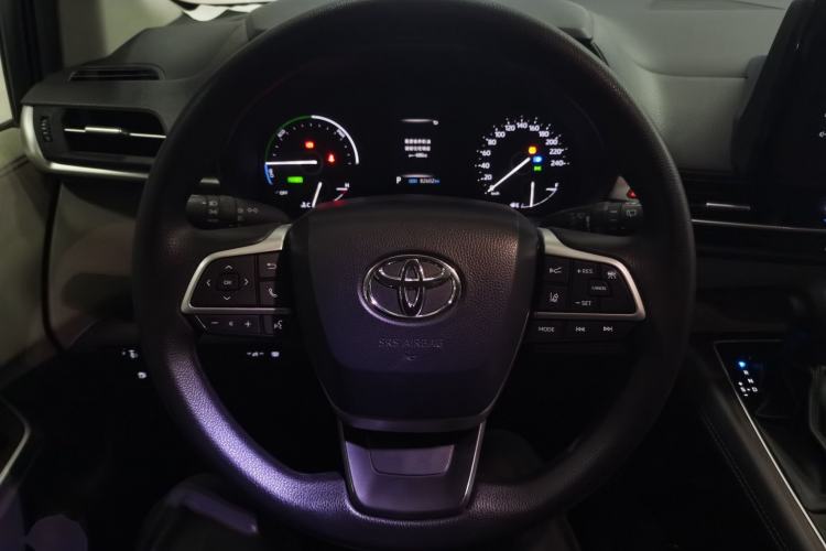 Used Toyota Sienna 2023 2.5L Hybrid Comfort Edition
