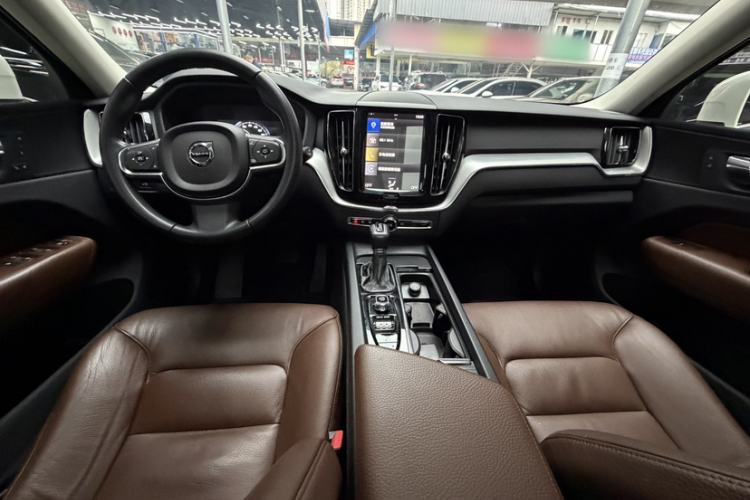 Used Volvo XC60 2019 T5 4x4 Smart Edition China VI Standard