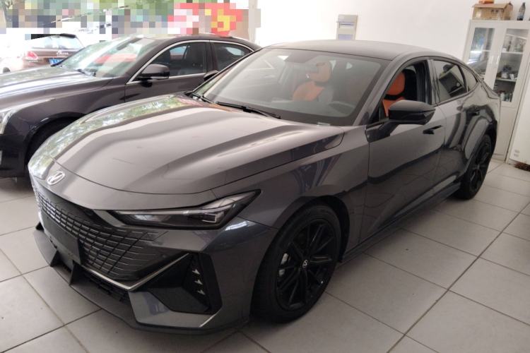 Used Changan UNI-V 2022 1.5T Prestige Version