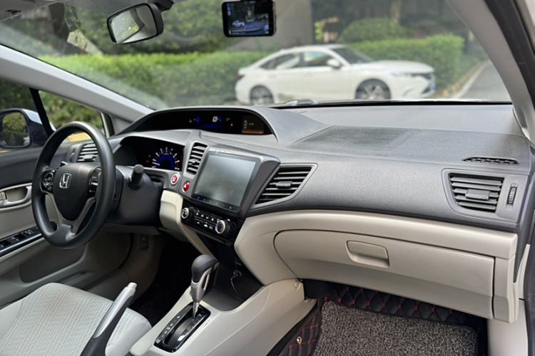 Used Honda Civic 2014 1.8L automatic comfort version
