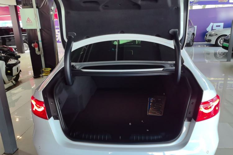 Used Jaguar XFL 2020 XFL 2.0T P250 Two-Wheel-Drive Luxury Edition