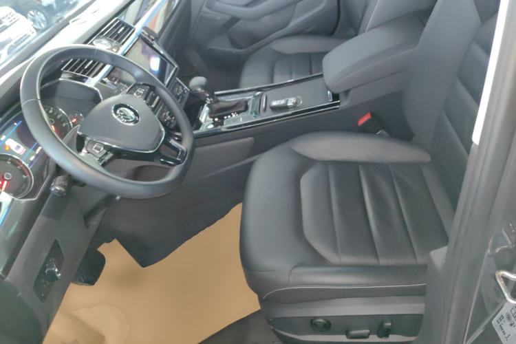 Used Volkswagen Phideon 2019 380TSI Two-Wheel Drive Business Edition China VI Standard
