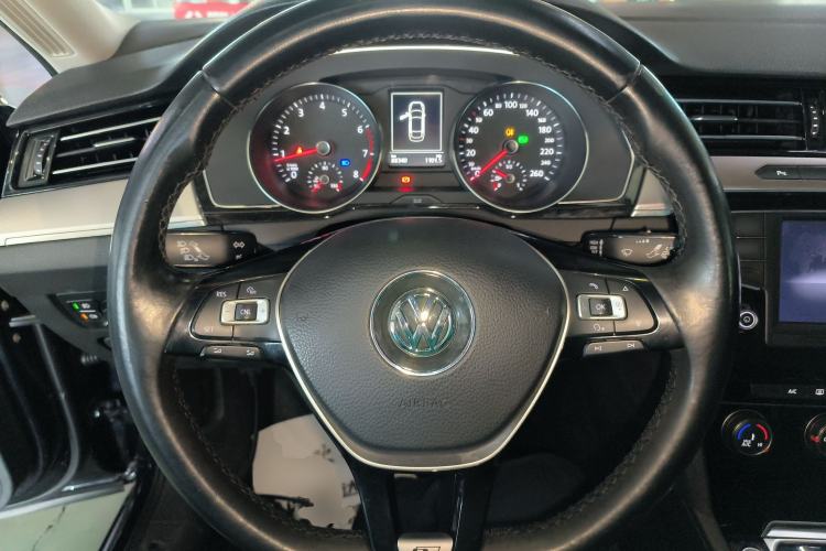 Used Volkswagen Magotan 2017 330TSI DSG Leading Model