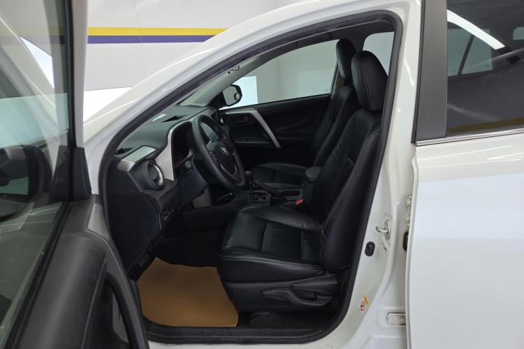 Used Toyota RAV4 2016 2.0L CVT Two-Wheel Drive Urban Edition China V Standard
