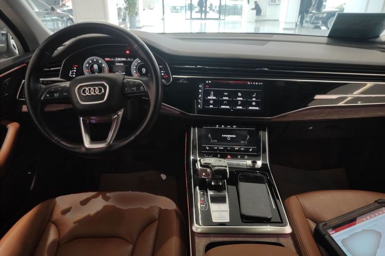 Used Audi Q7 2021 45 TFSI quattro S line Sport model
