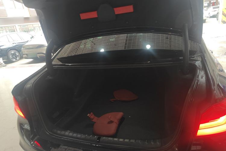 Used BMW 5 Series 2019 Facelifted 530Li Leading Edition M Sport Package