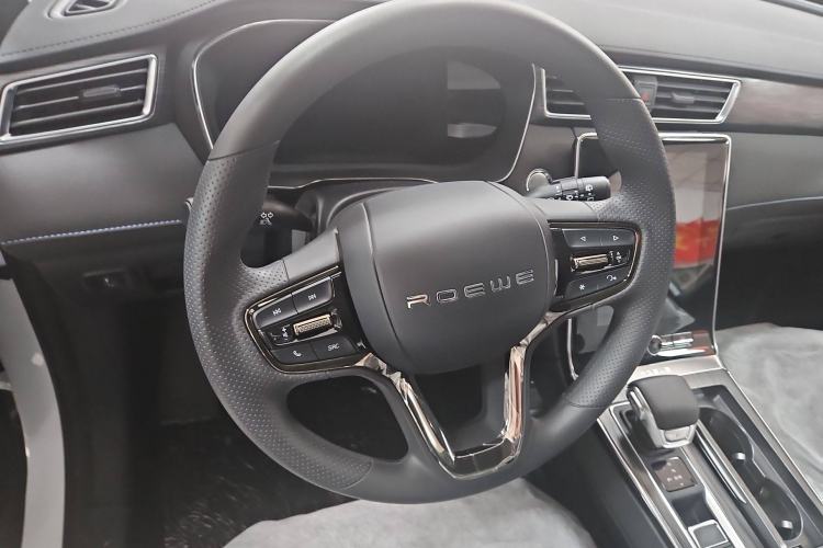 Used Roewe RX5 2025 PLUS 330TGI Automatic Trendsetting Smart Edition

