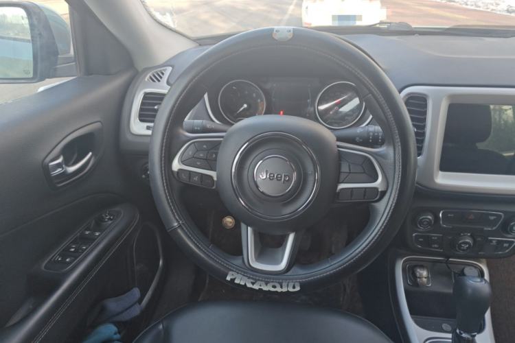 Used  Compass 2020 220T Automatic Leading Edition