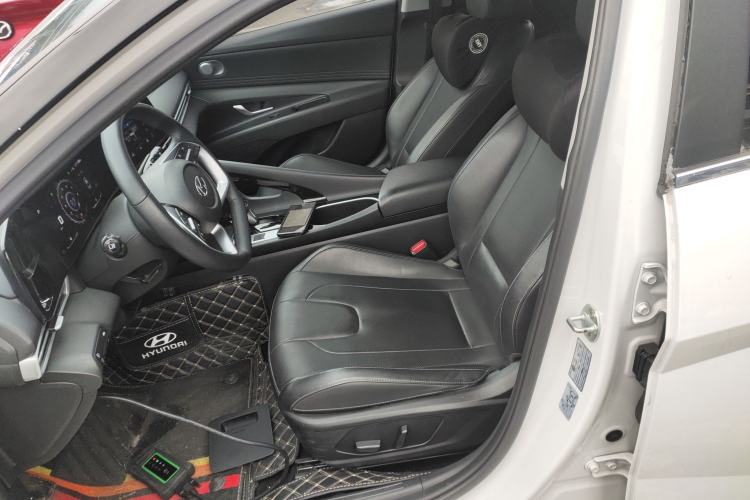 Used Hyundai Elantra 2022 1.5L CVT LUX Prestige Edition
