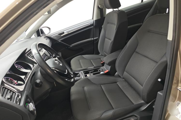 Used Volkswagen Golf 2017 1.6L Automatic Comfort Million-Vehicle Anniversary Edition
