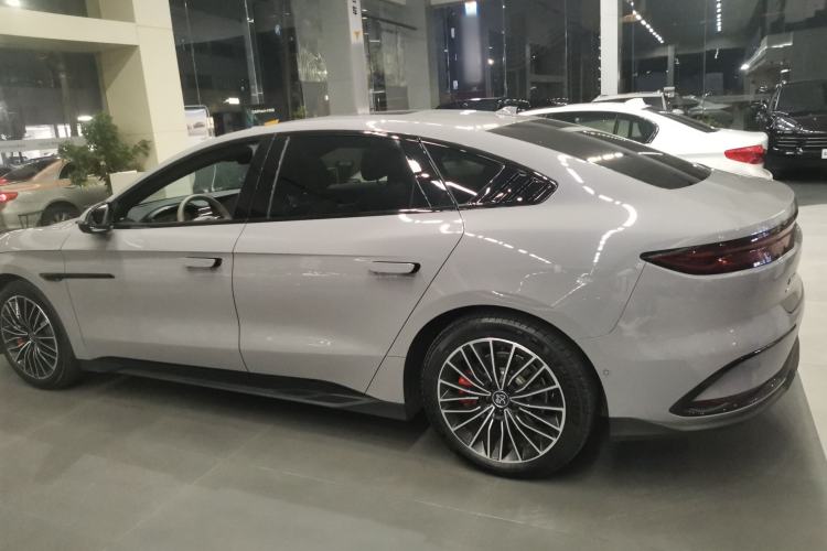 Used BYD Han 2025 EV with 701 km of Laser Radar-Enabled Intelligent Driving
