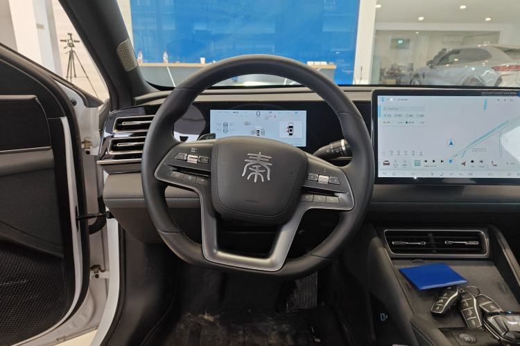 Used BYD Qin L 2025 DM-i Smart Drive 120KM Superior Model
