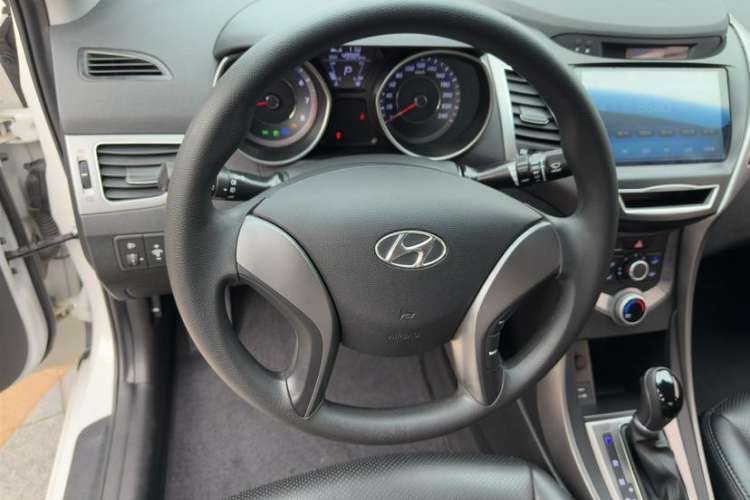 Used Hyundai Elantra 2016 1.6L Automatic Smart Version
