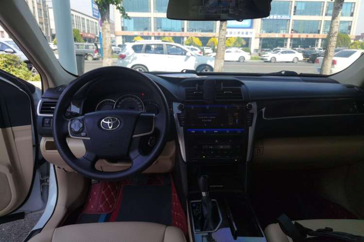 Used Toyota Camry 2016 2.0E 10th Anniversary Elite Edition
