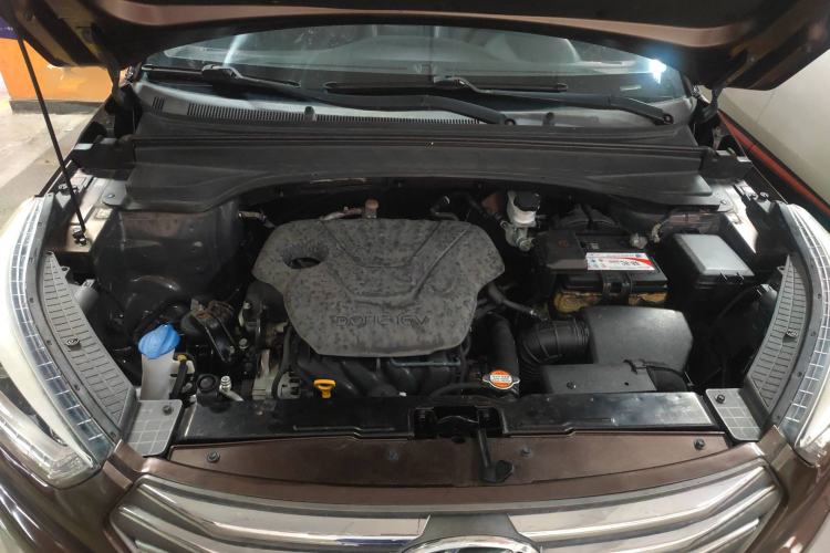 Used Hyundai ix25 2015 1.6L Automatic Two-Wheel-Drive Deluxe DLX Model
