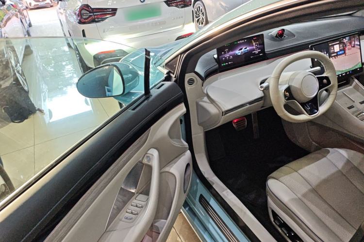 Used Hima Luxeed S7 2025 785 km Ultra
