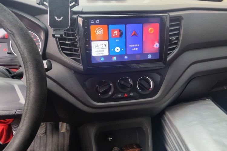 Used Wuling Hongguang V 2022 1.5L Jingqu Edition Enclosed-Window Vehicle with Hydraulic Power Steering LAR
