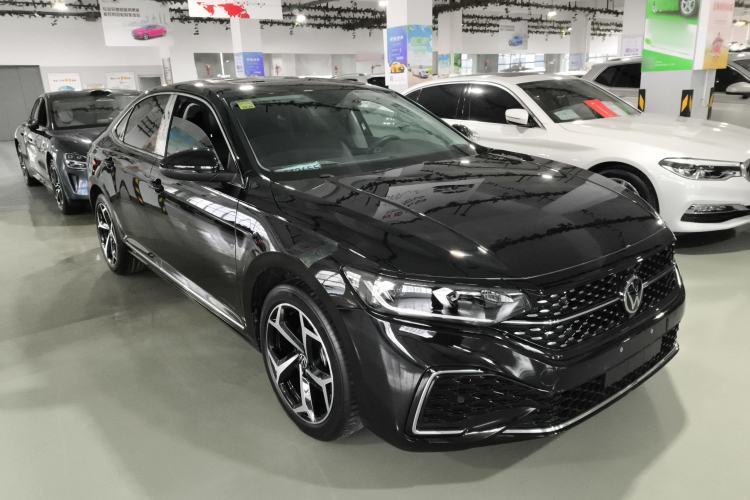 Used Volkswagen Passat 2024 380TSI Starry Dragon Edition
