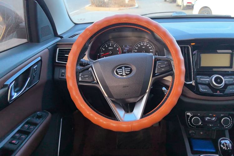 Used FAW Senya R7 2016 1.6L manual luxury version