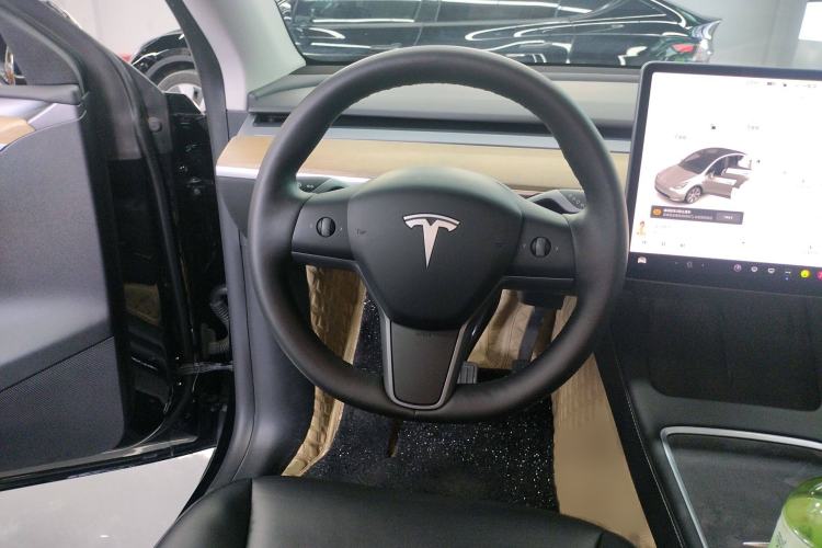 Used Tesla Model Y 2022 Rear-Wheel-Drive Version
