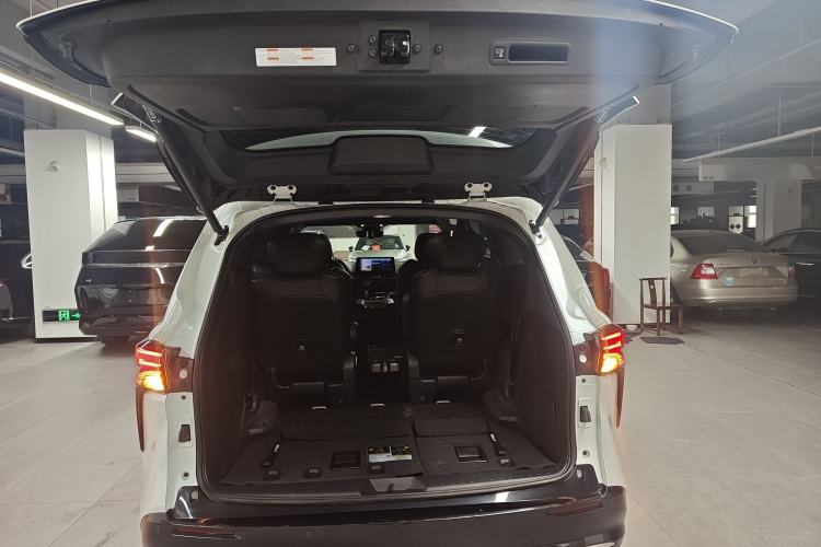 Used Toyota Sienna 2023 2.5L Hybrid Deluxe Edition
