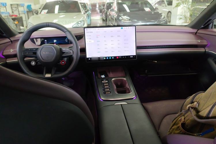 Used  SU7 2024 Rear-Drive Ultra-Long Range Advanced Pro-Level Intelligent Driving Version
