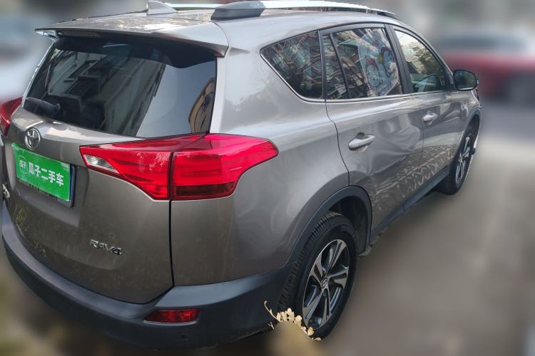 Used Toyota RAV4 2015 2.0L CVT Two-Wheel Drive Fashion Edition