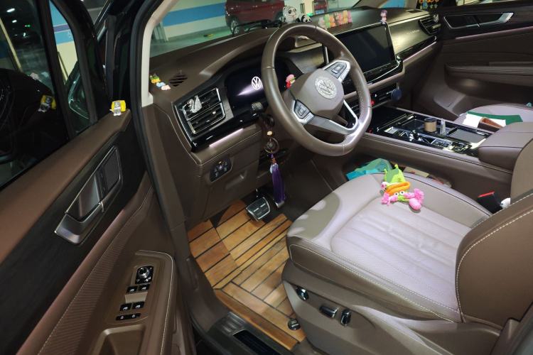 Used Volkswagen Viloran 2022 380TSI Luxury Edition