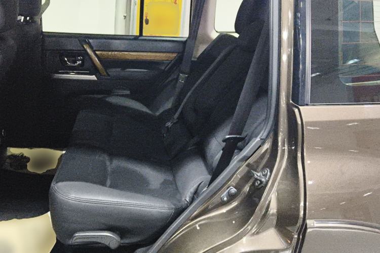 Used Mitsubishi Pajero 2018 3.0L Automatic Comfort Edition
