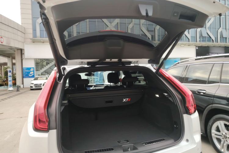 Used Cadillac XT4 2021 28T Two-Wheel Drive Leading Version
