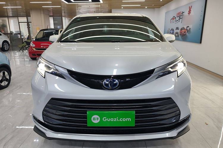 Used Toyota Sienna 2021 2.5L Hybrid Premium Edition
