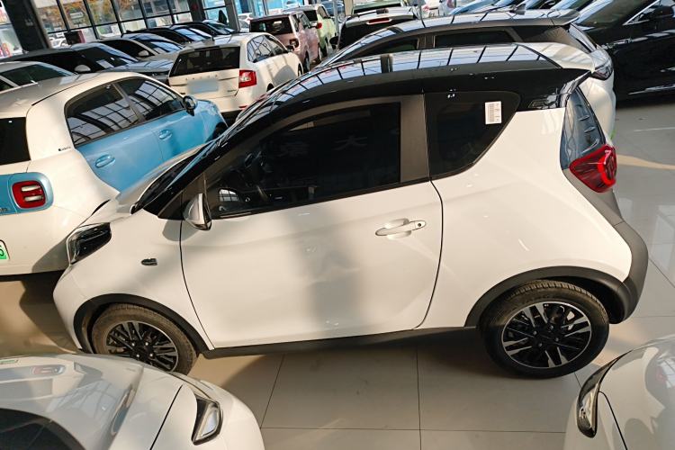 Used Chery Little Ant 2022 Sweet Pink Edition Half-Sugar Version Lithium Iron Phosphate 29.2 kWh 30 kW 301 km
