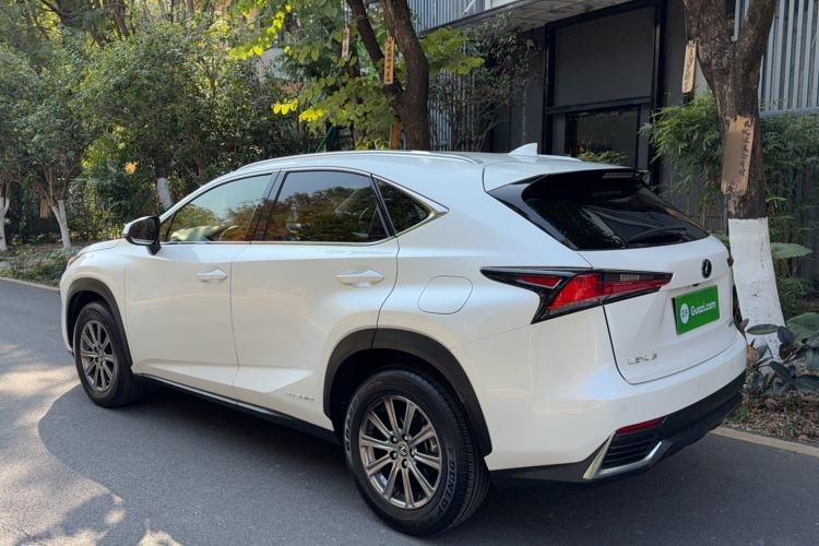 Used Lexus NX 2018 300h Front-Wheel-Drive FENGSHANG Version China V Emission Standard
