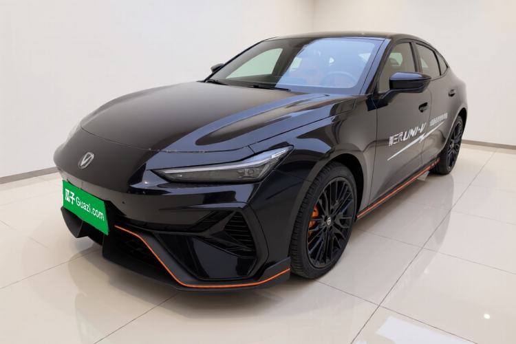 Used Changan UNI-V 2025 Model Third-Generation 2.0T Dynamic Edition