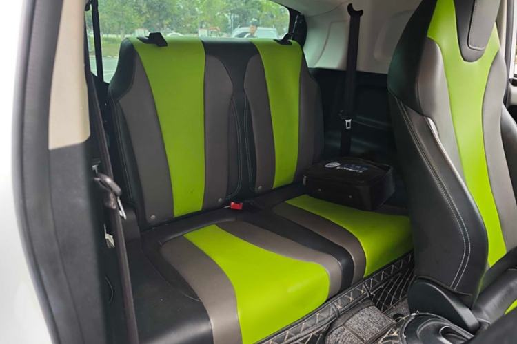 Used Roewe Clever 2021 302 km New Four-Seater Super-Efficient Version
