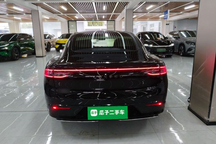 Used Hima Luxeed S7 2025 785 km Ultra