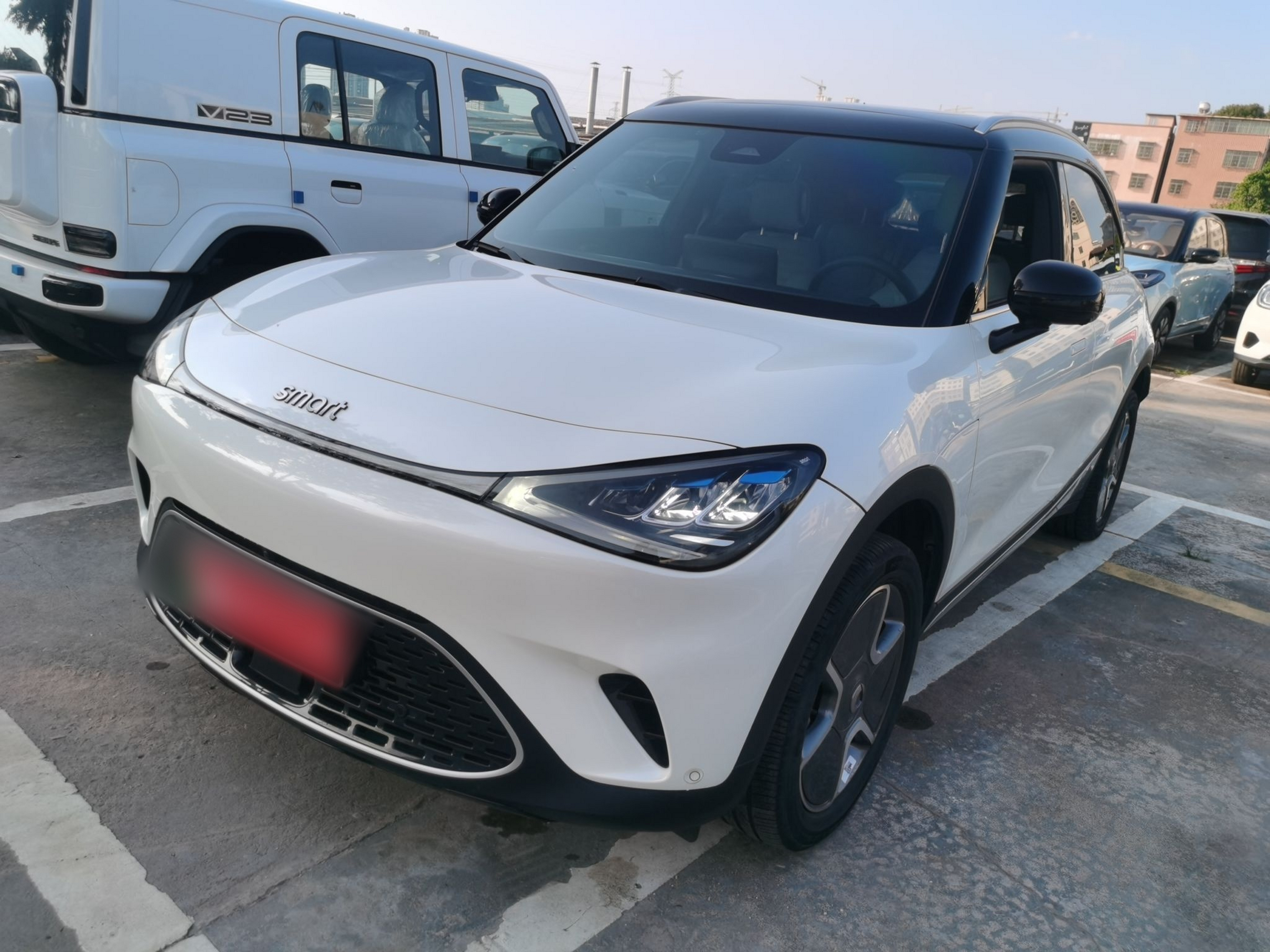 Под передней частью автомобиля