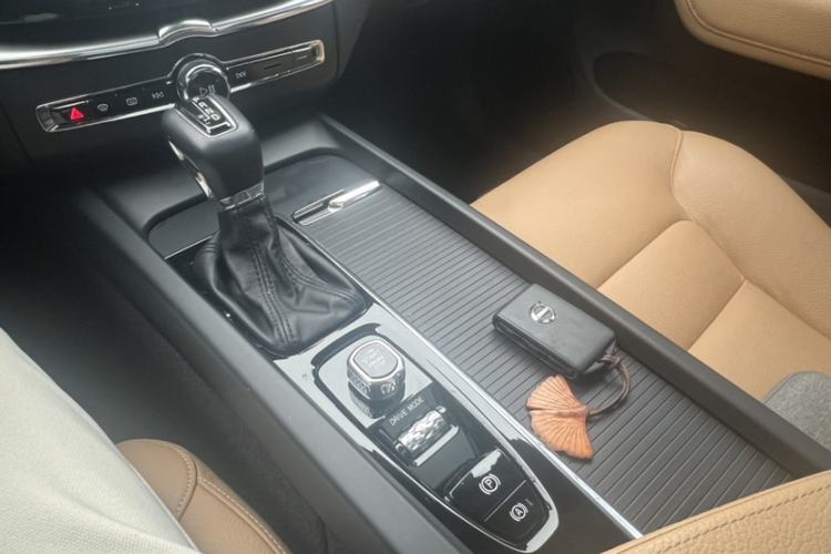 Used Volvo XC60 2019 T5 4x4 Smart Edition China V Standard
