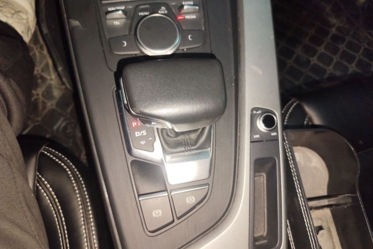 Used Audi A4L 2018 30th Anniversary Edition 40 TFSI Trendy Model
