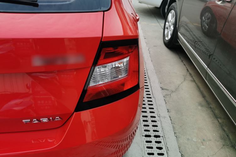 Used Skoda Fabia 2015 1.4L Manual Front-Wheel Drive Model
