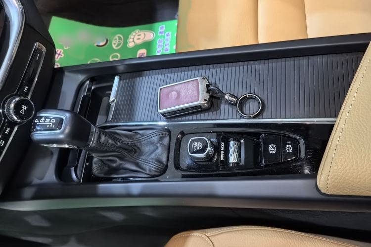 Used Volvo XC60 2019 T5 4x4 Smart Edition China VI Standard