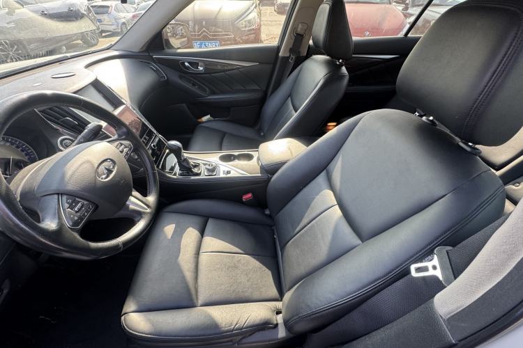 Used Infiniti Q50L 2015 2.0T Comfort Edition
